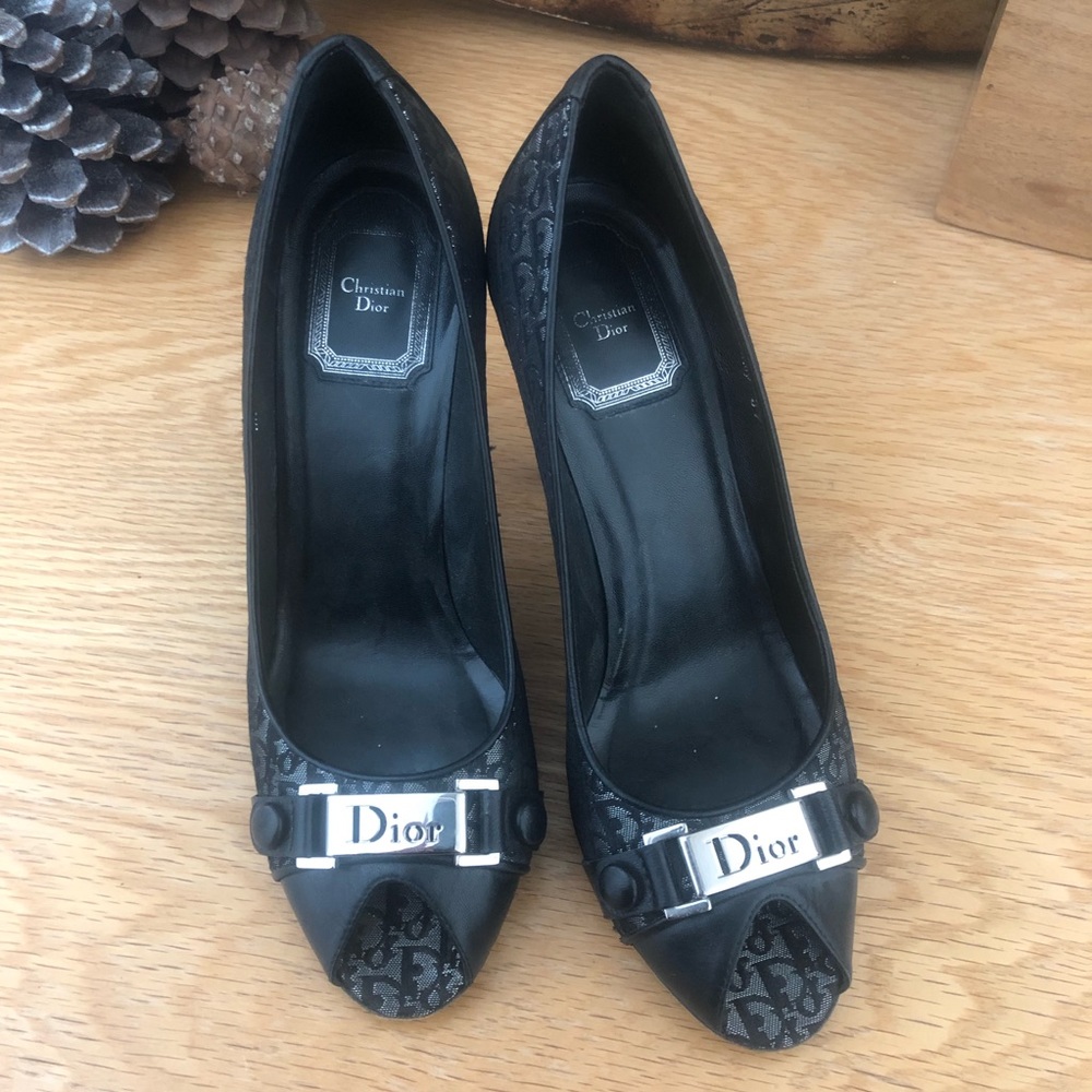 Christian Dior Monogram pumps size 37